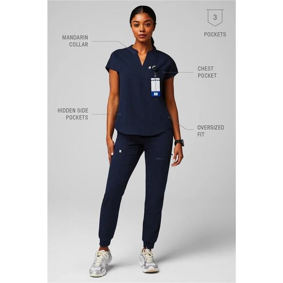 Fabletics Evolve Scrub Top Womens Large NWT Navy Blue 3 Pocket Oversized Stretch - Picture 3 of 10